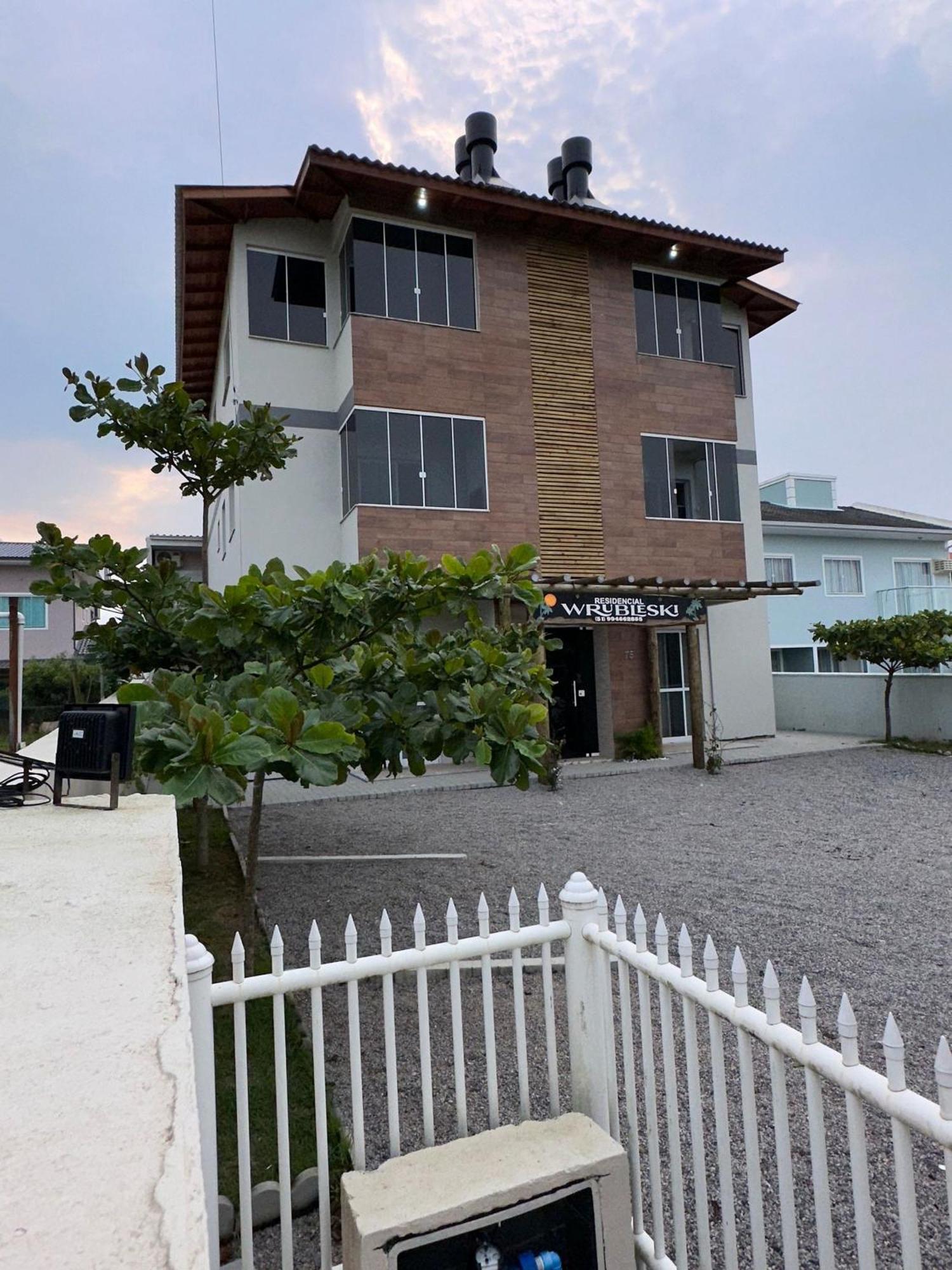 Residencial Wrubleski Sc Pinheira Εξωτερικό φωτογραφία