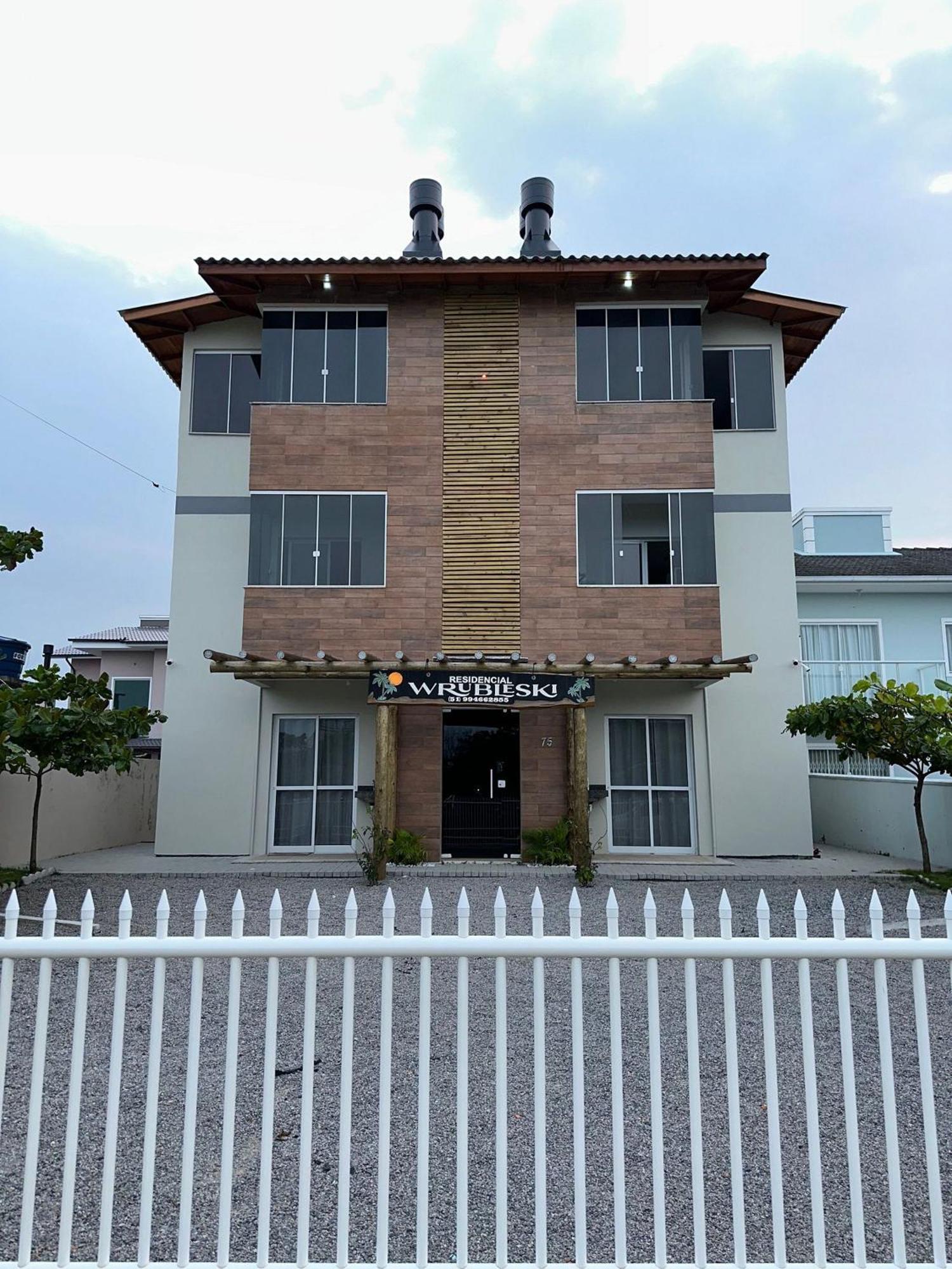 Residencial Wrubleski Sc Pinheira Εξωτερικό φωτογραφία