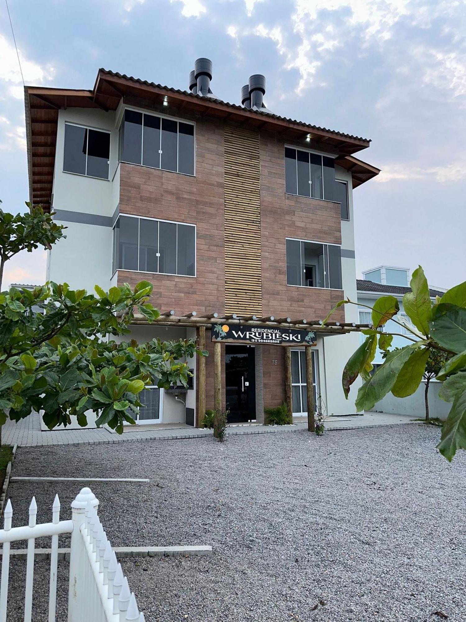 Residencial Wrubleski Sc Pinheira Εξωτερικό φωτογραφία